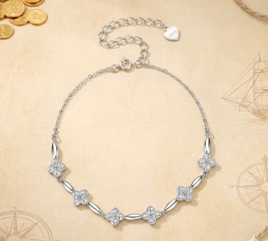 Clover Trace Bracelet